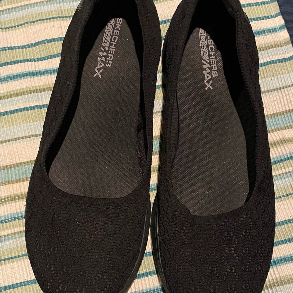 SKECHERS GogaMax Black Sz. 9.5 Slip on